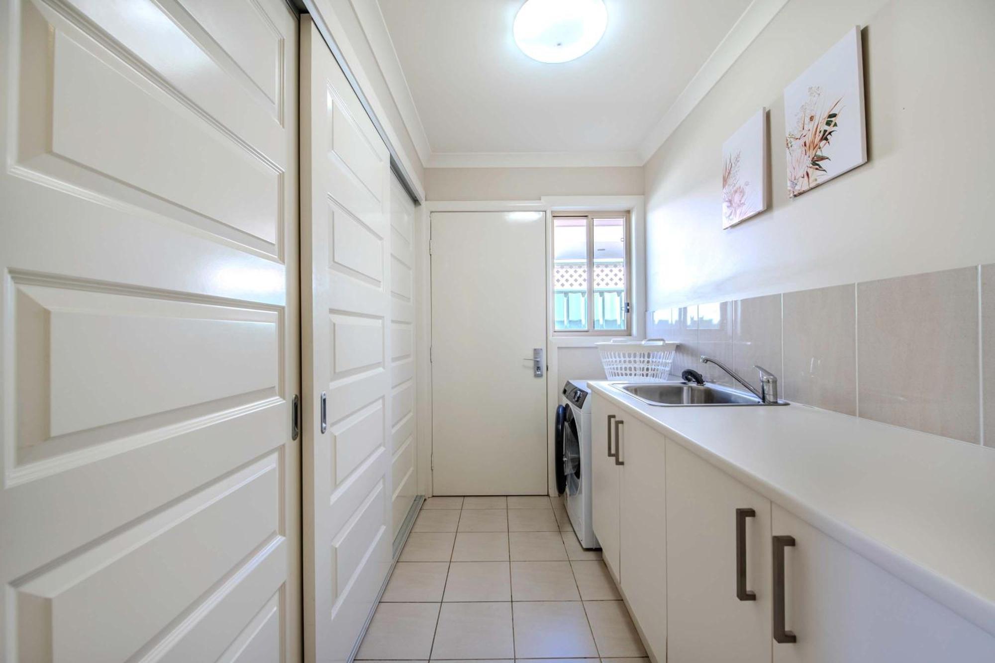 Loch Lomond - Spacious Living Close To Zoo & Golf Dubbo Exterior foto