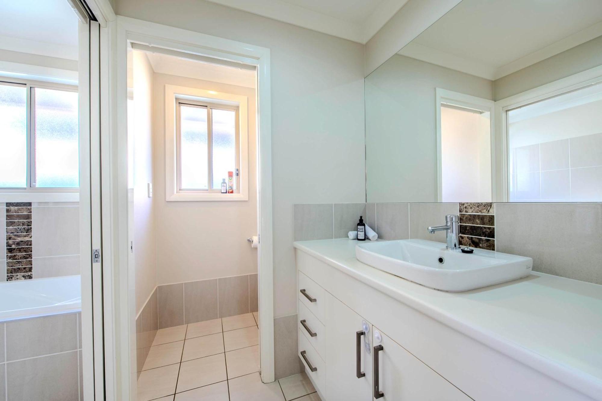 Loch Lomond - Spacious Living Close To Zoo & Golf Dubbo Exterior foto