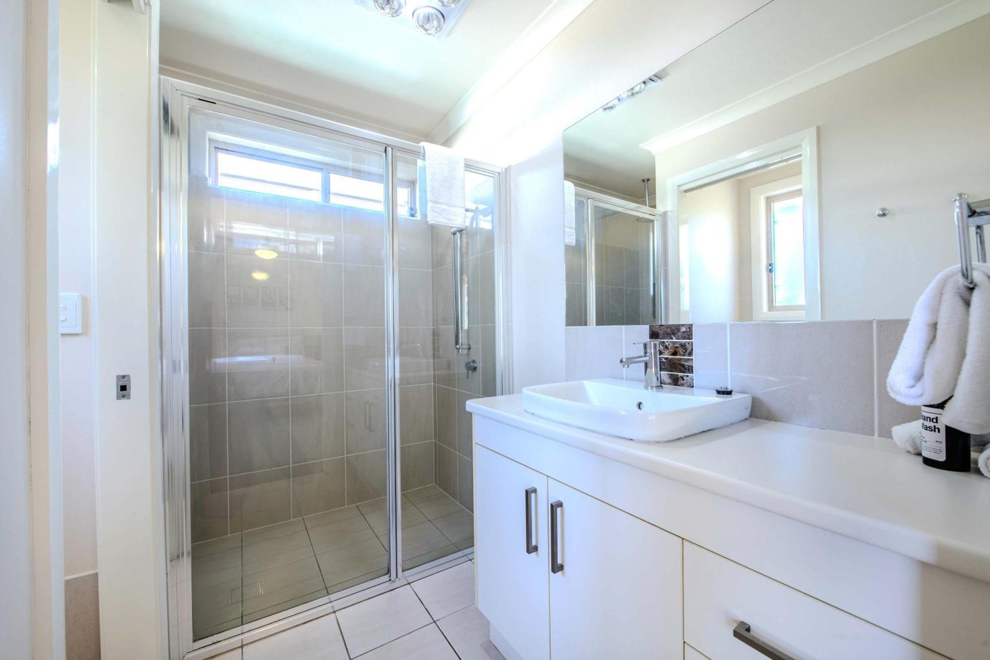 Loch Lomond - Spacious Living Close To Zoo & Golf Dubbo Exterior foto