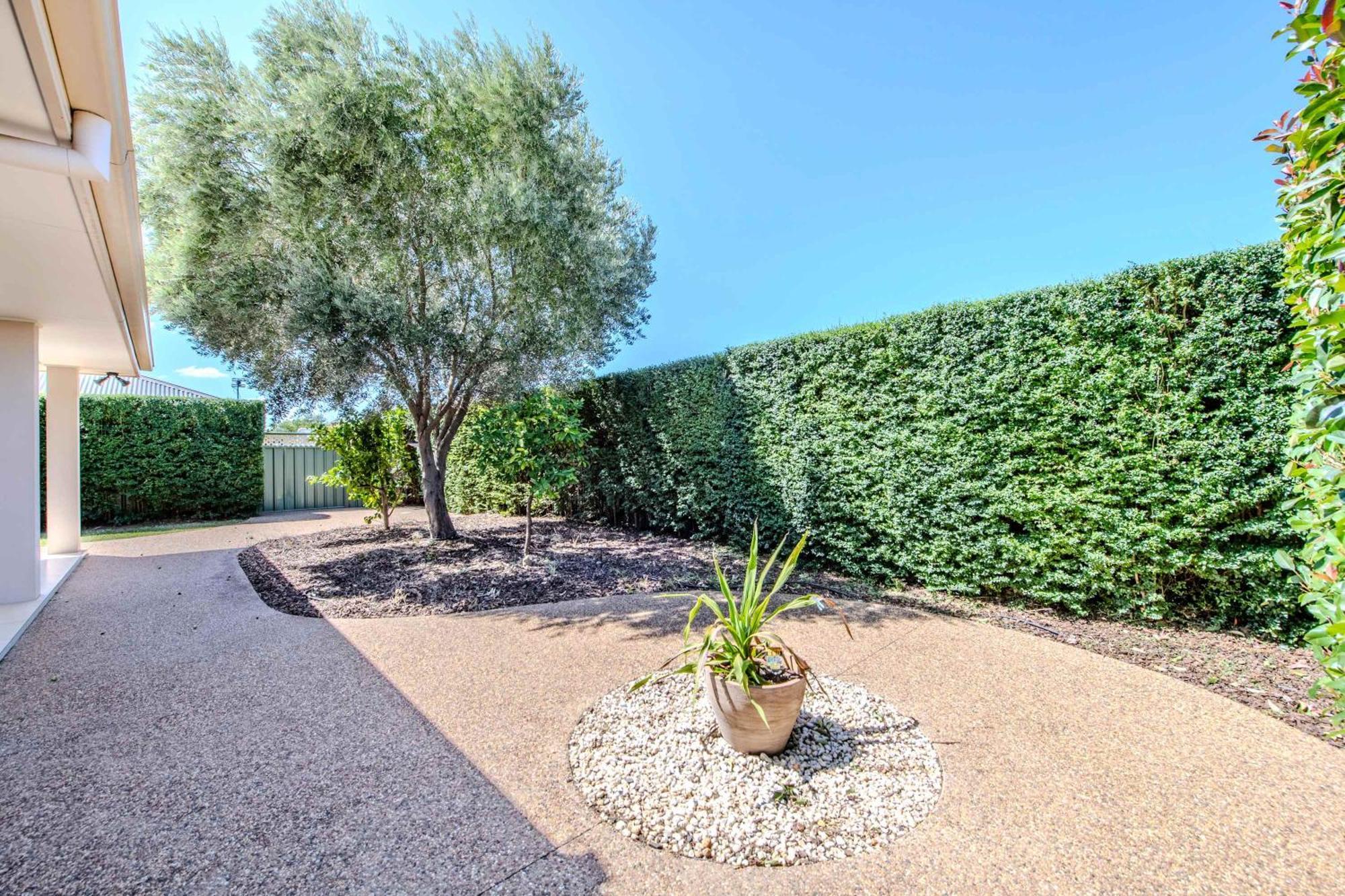 Loch Lomond - Spacious Living Close To Zoo & Golf Dubbo Exterior foto