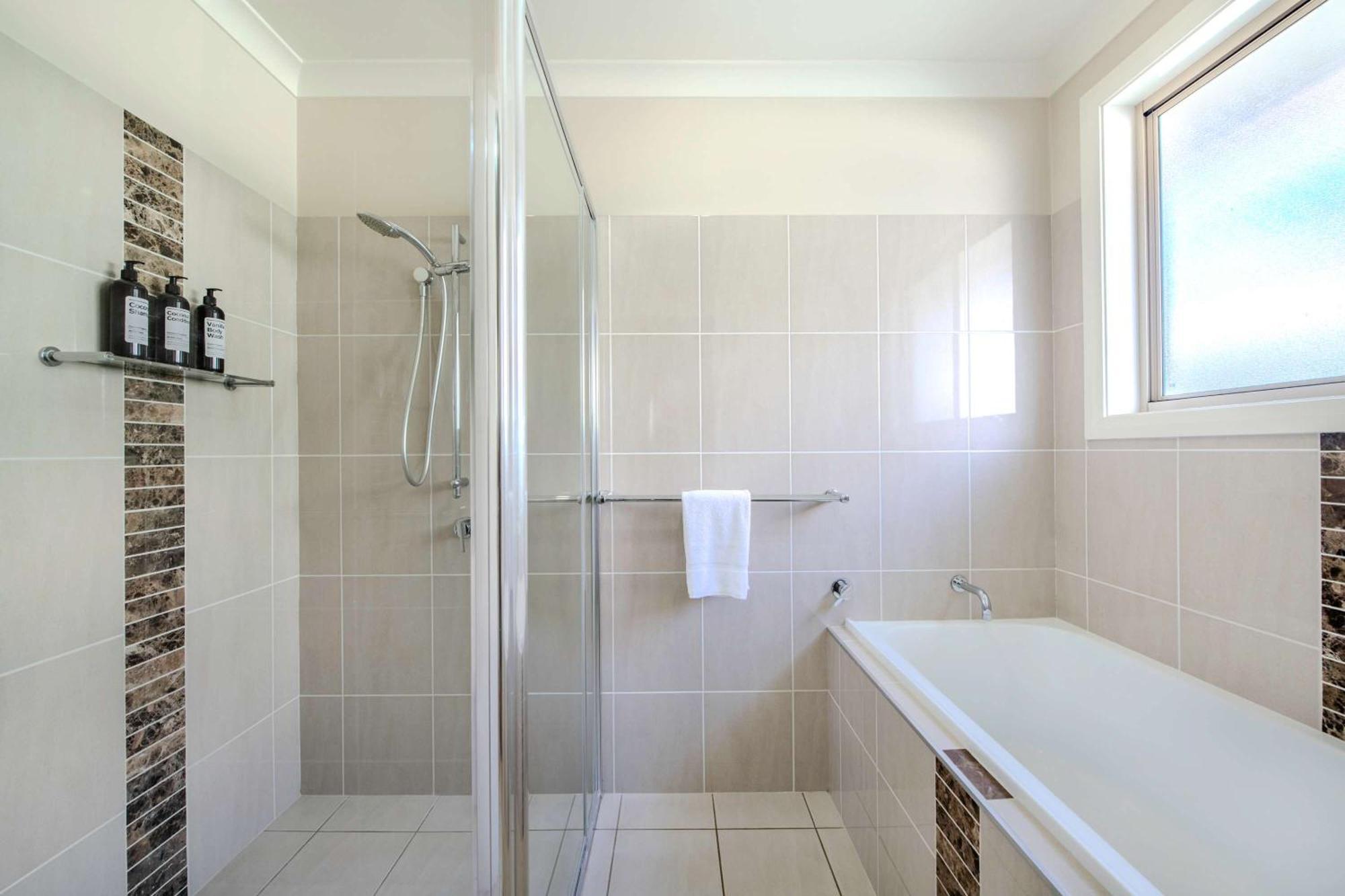 Loch Lomond - Spacious Living Close To Zoo & Golf Dubbo Exterior foto