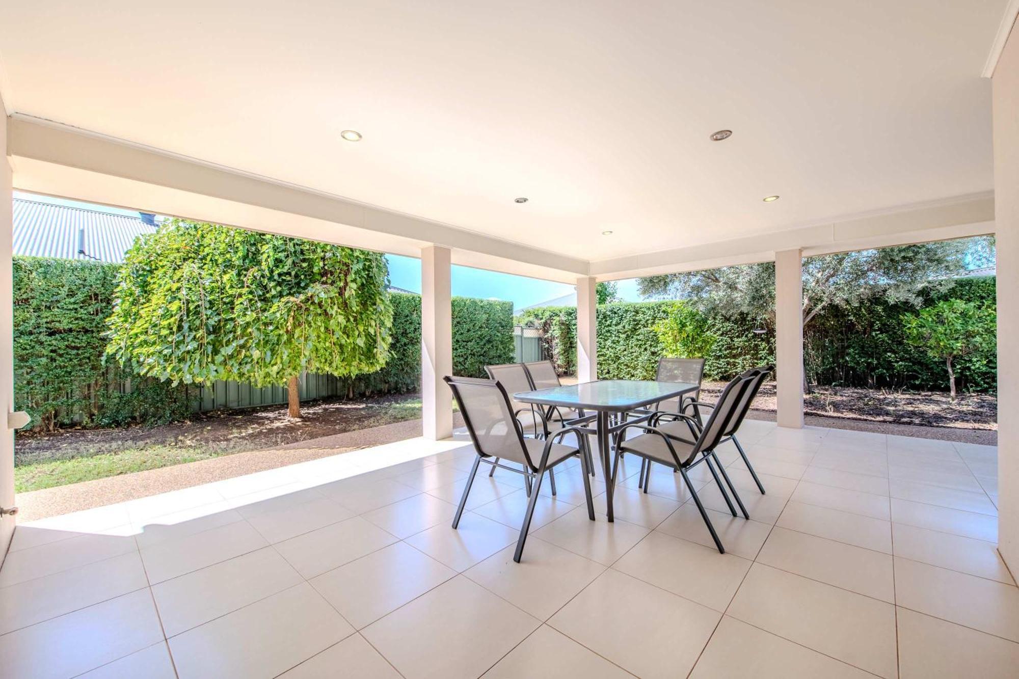 Loch Lomond - Spacious Living Close To Zoo & Golf Dubbo Exterior foto